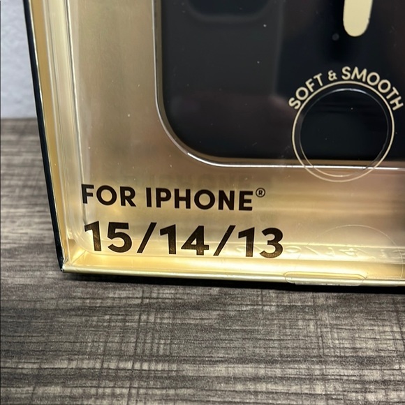 XO Poppy | Midnight Phone & AirPods Case Set - Picture 3 of 7